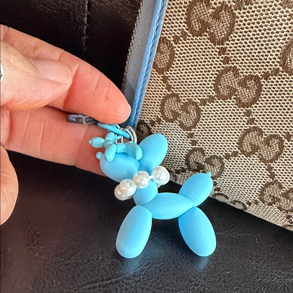 Gucci Beige and Blue Zip Wallet - Picture 9 of 9